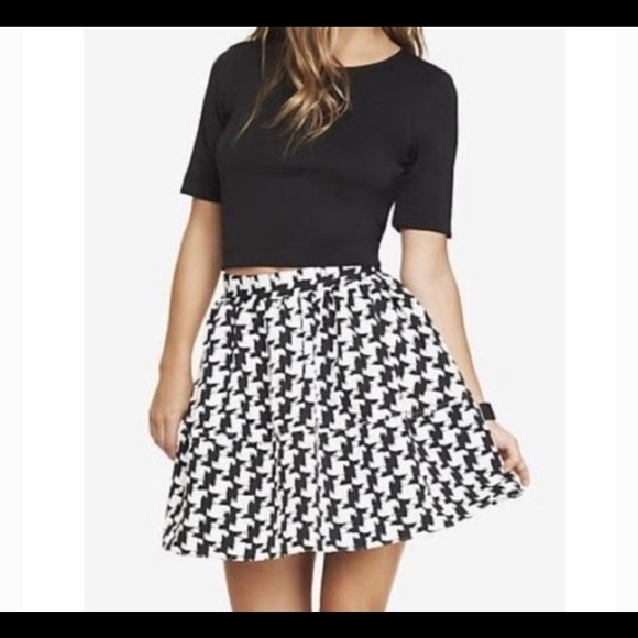 Express Houndstooth Skirt - Picture 1 of 4